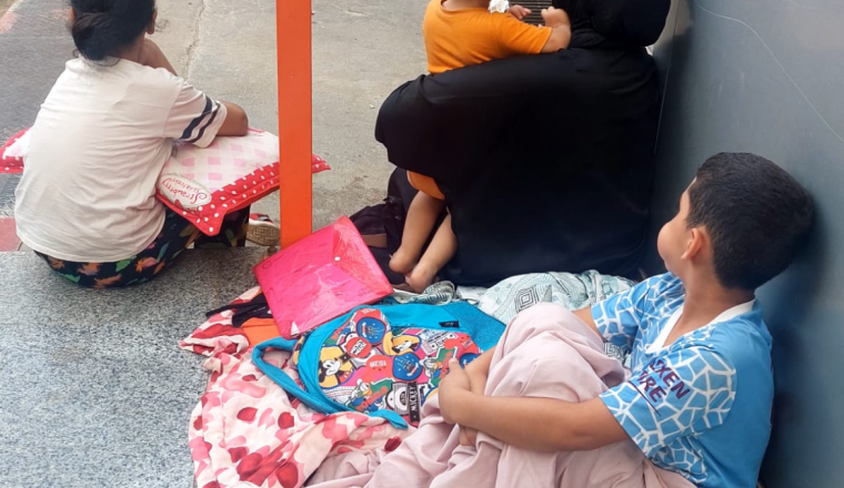 Urgence vital : Maman atteinte d’un cancer et ses 3 enfants sans logement en algerie 