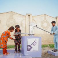 Un puits au Pakistan et au Bangladesh