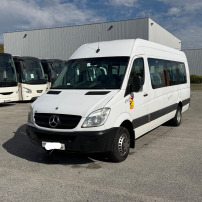 Un MINIBUS POUR LES ORPHELINS DE MAMA RAZIKA